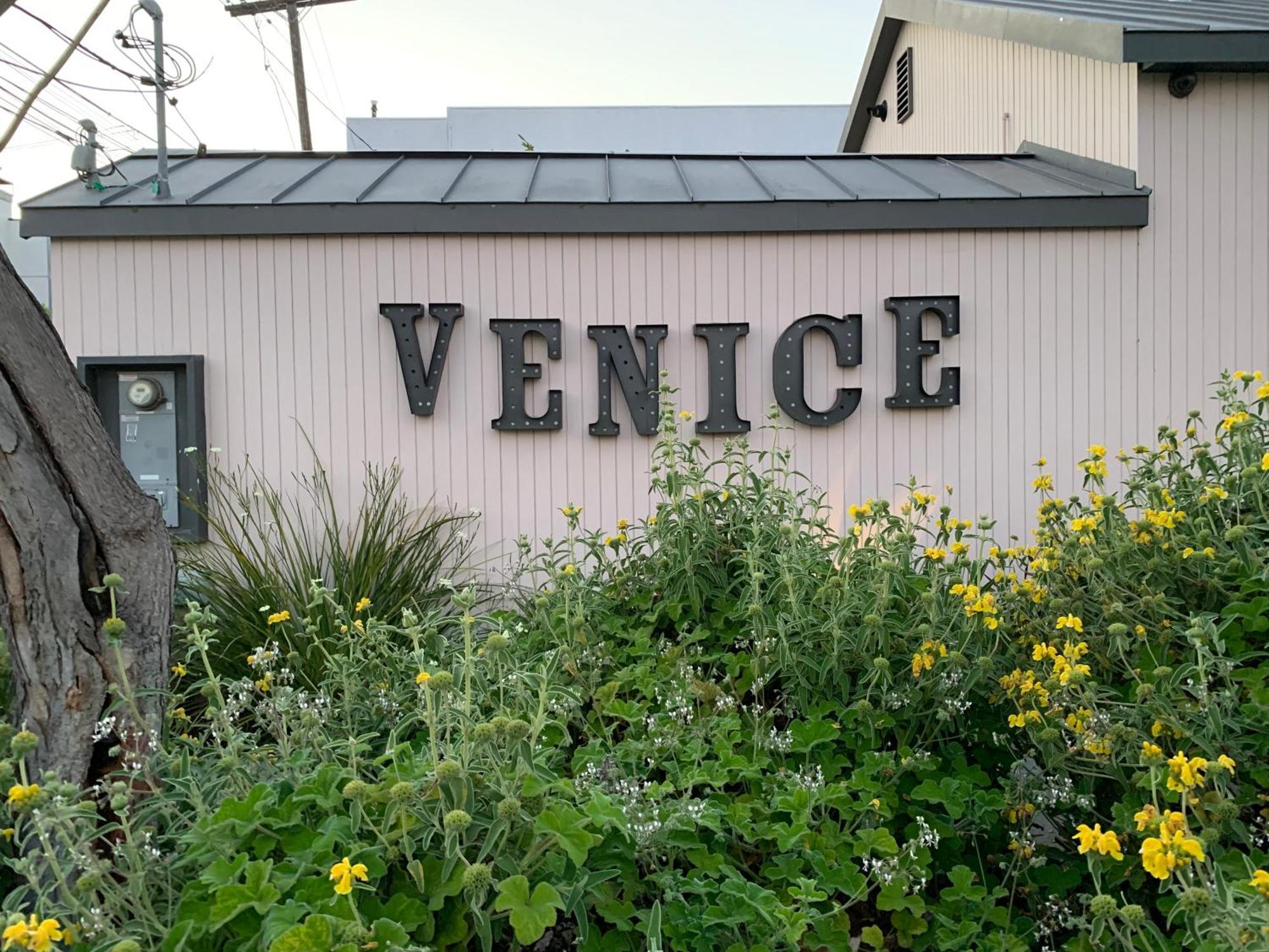 Chic Venice Beach Bungalow Steps From The Canals & Beach Los Angeles Exterior foto